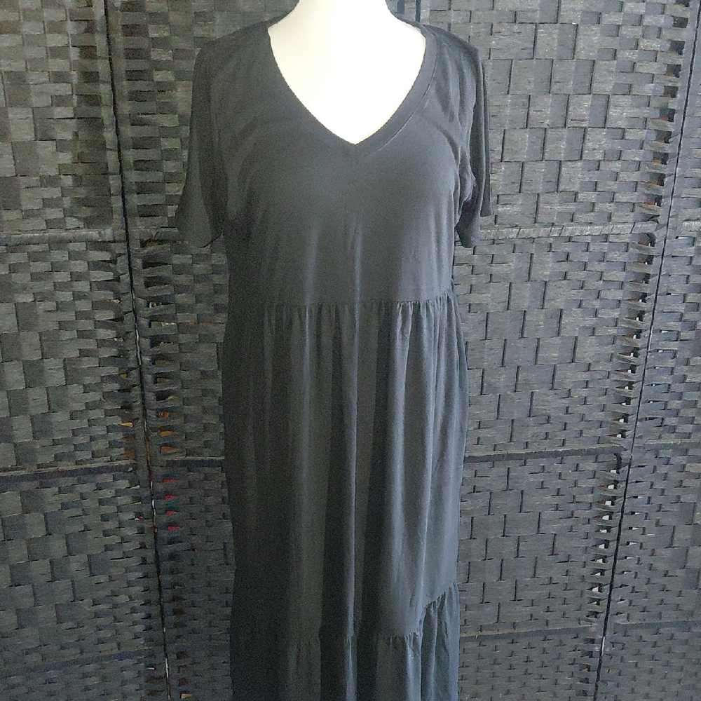 Black V-Neck Tiered Maxi Dress - Women